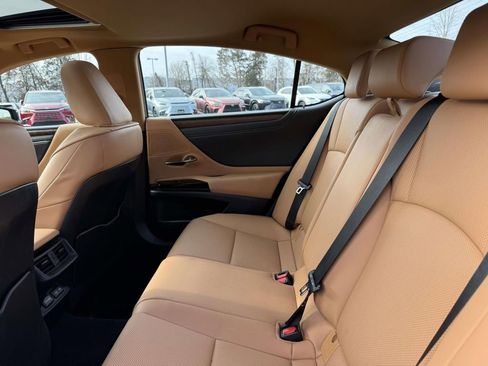 Used 2023 Lexus ES 350 Premium image 18
