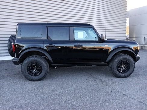 New 2025 Ford Bronco Badlands w/ Sasquatch Package image 2