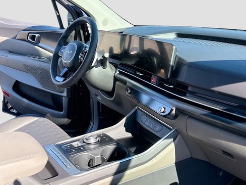 New 2026 Kia Carnival LXS image 5