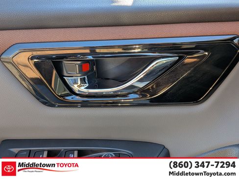 Used 2025 Subaru Forester Sport AWD/4WD image 11