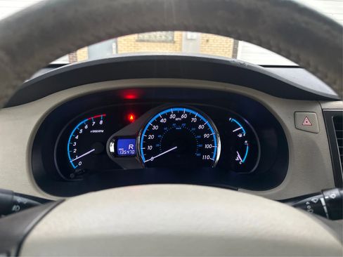 Used 2011 Toyota Sienna XLE w/ XLE Navigation Pkg FWD image 20