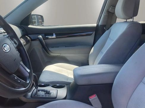 Used 2013 Kia Sorento LX AWD/4WD image 8