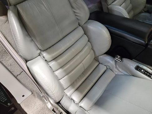 Used 1992 Chevrolet Corvette Coupe image 29