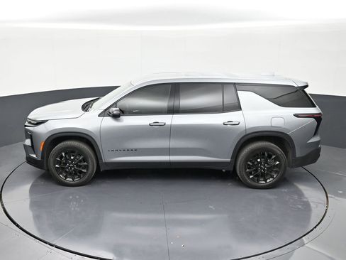 Used 2024 Chevrolet Traverse LS w/ Midnight/Sport Edition image 13