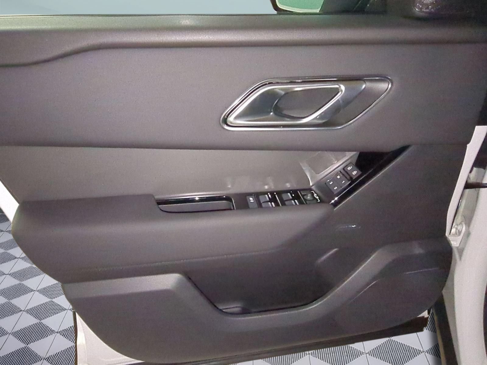 New 2026 Land Rover Range Rover Velar S AWD/4WD image 11