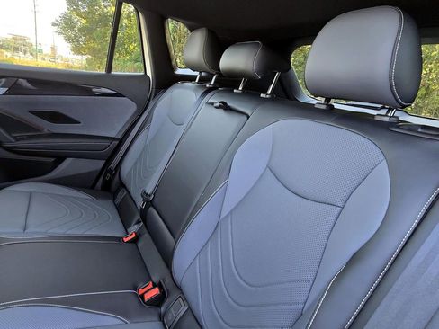 New 2026 Volkswagen Tiguan SE R-Line FWD image 28