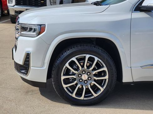 Used 2021 GMC Acadia Denali w/ Denali Technology Package FWD image 15