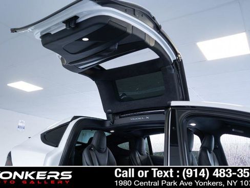 Used 2023 Tesla Model X Plaid image 90