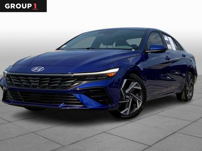 Used 2024 Hyundai Elantra SEL w/ Convenience Package