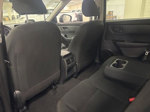 Used 2024 Nissan Rogue S image 12