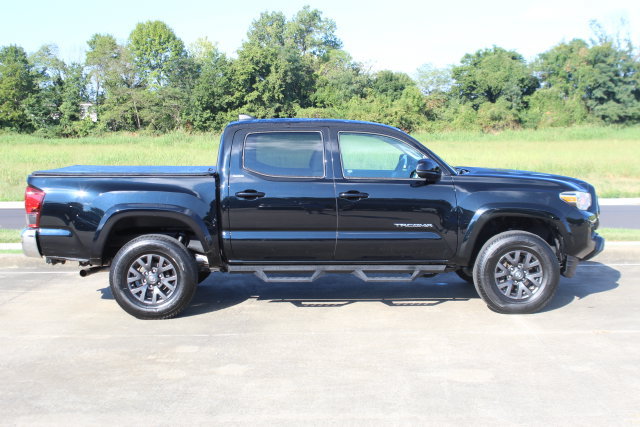Used 2020 Toyota Tacoma SR5 AWD/4WD image 6