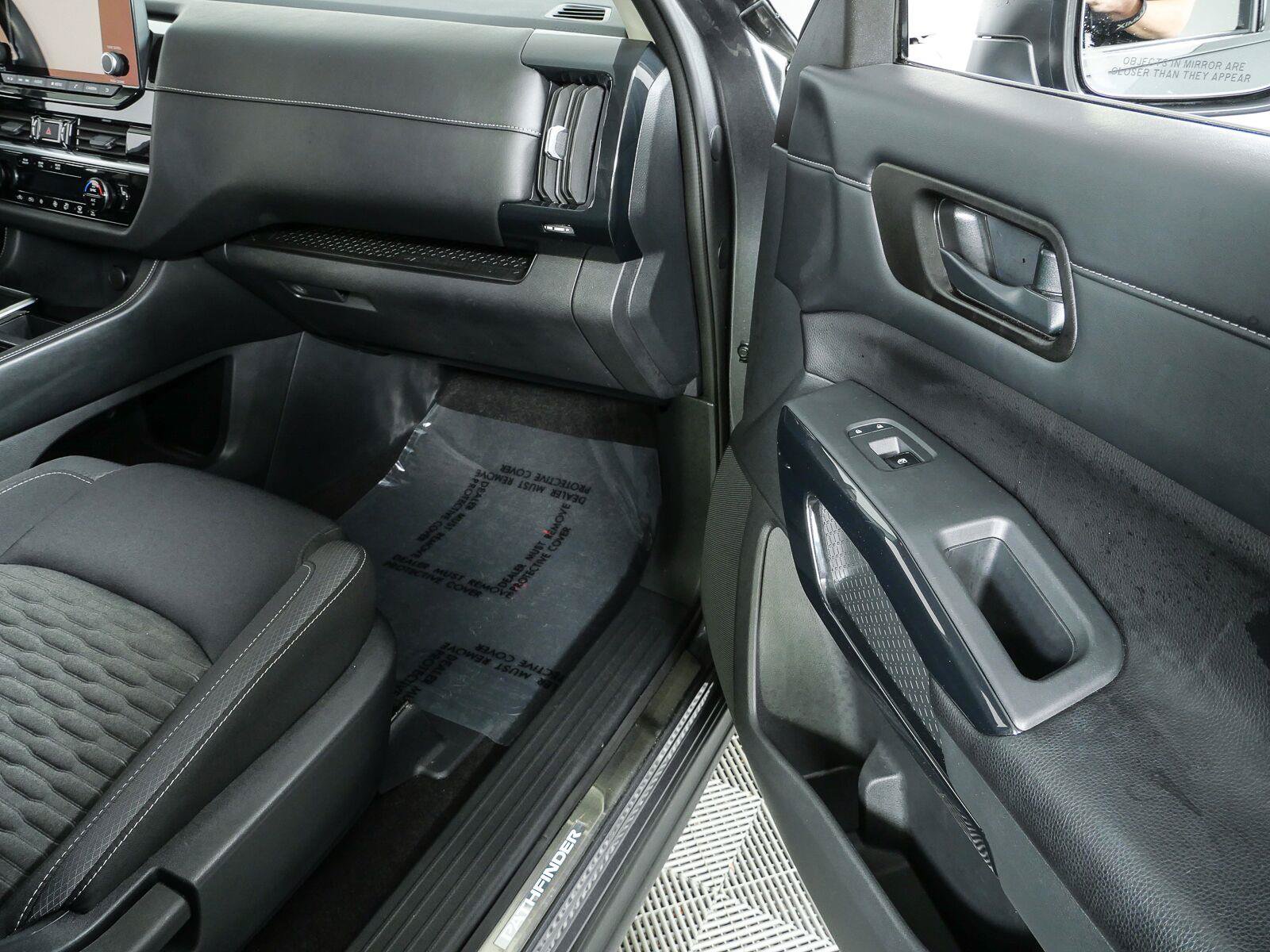Used 2023 Nissan Pathfinder SV w/ SV Premium Package FWD image 24