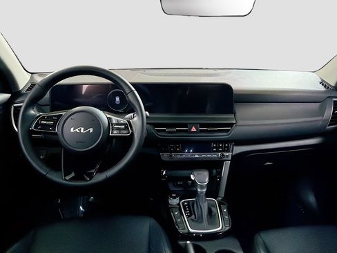 Used 2024 Kia Seltos EX FWD image 23