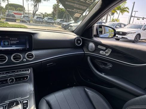 Used 2018 Mercedes-Benz E 300 4MATIC image 15
