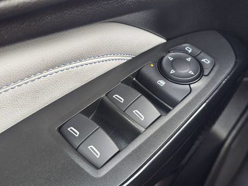 Used 2025 Chevrolet Trax LT w/ Driver Confidence Package FWD image 23