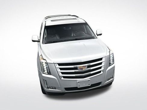 Used 2019 Cadillac Escalade Premium Luxury image 31