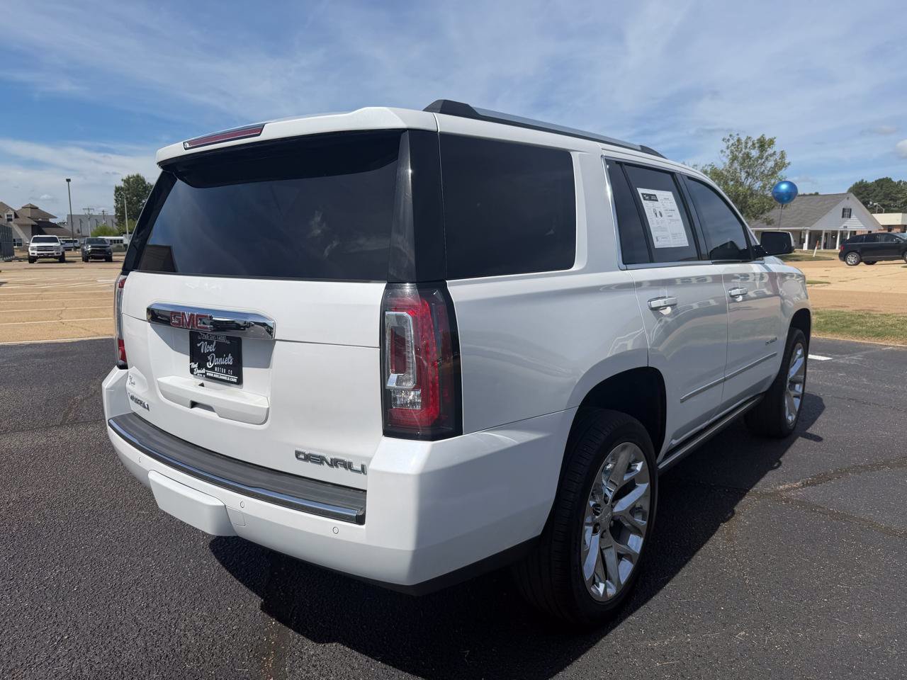 Used 2020 GMC Yukon Denali w/ Denali Premium Package RWD image 5