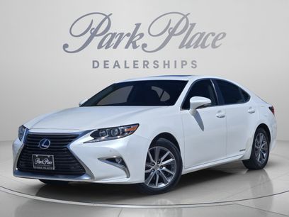 Used 2016 Lexus ES 300h w/ Luxury Package w/Wood Trim