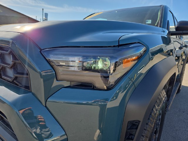 Used 2025 Toyota 4Runner TRD Off-Road Premium AWD/4WD image 6