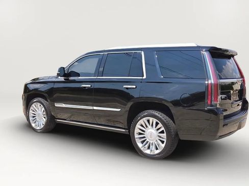 Used 2019 Cadillac Escalade Platinum AWD/4WD image 3