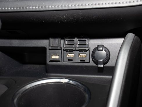 Used 2020 Toyota Highlander L image 24