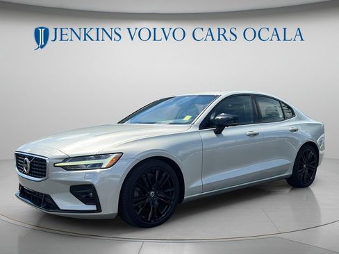 Used 2020 Volvo S60 T6 R-Design AWD/4WD image 7