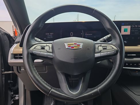 Used 2025 Cadillac XT4 Premium Luxury FWD image 27