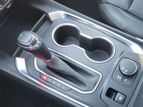 Used 2020 Chevrolet Traverse LT w/ LT Premium Package image 20