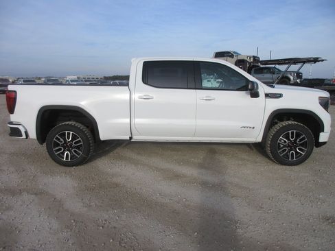 New 2026 GMC Sierra 1500 AT4 w/ AT4 Premium Package image 3