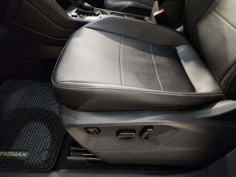 Used 2020 Volkswagen Tiguan SEL image 26