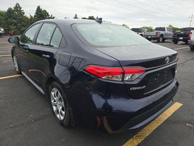 Used 2022 Toyota Corolla LE w/ Carpet Mat Package (TMS) FWD image 5