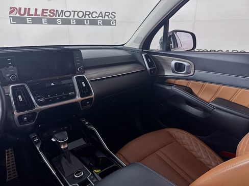 Used 2022 Kia Sorento SX Prestige w/ Rust Color Package image 25