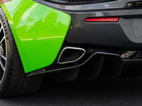 Used 2018 McLaren 570S image 31