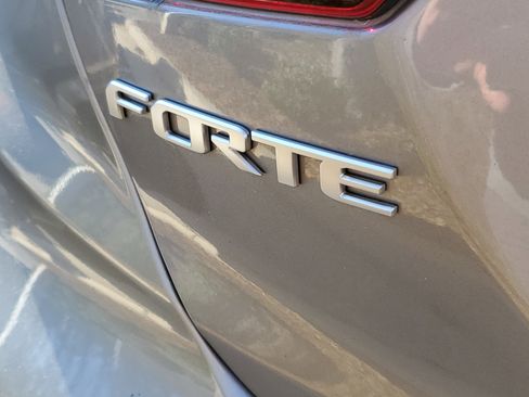 Used 2023 Kia Forte LXS image 6