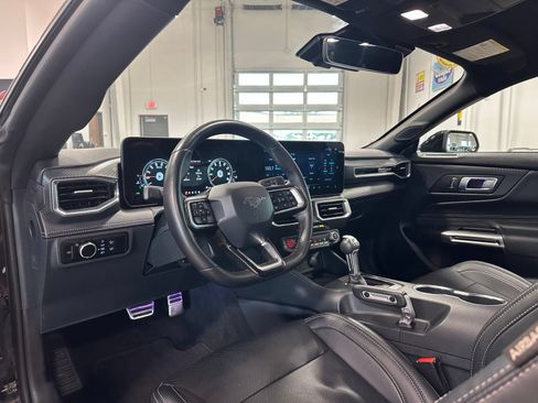 Used 2025 Ford Mustang GT Premium w/ GT Performance Package RWD image 16