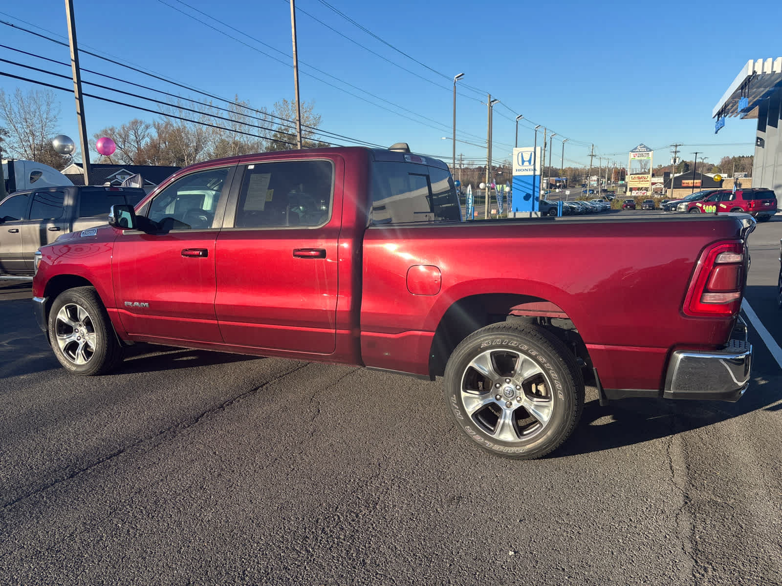 Used 2023 RAM 1500 Laramie AWD/4WD image 2