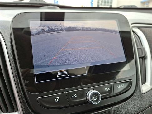 Used 2022 Chevrolet Malibu LT image 4