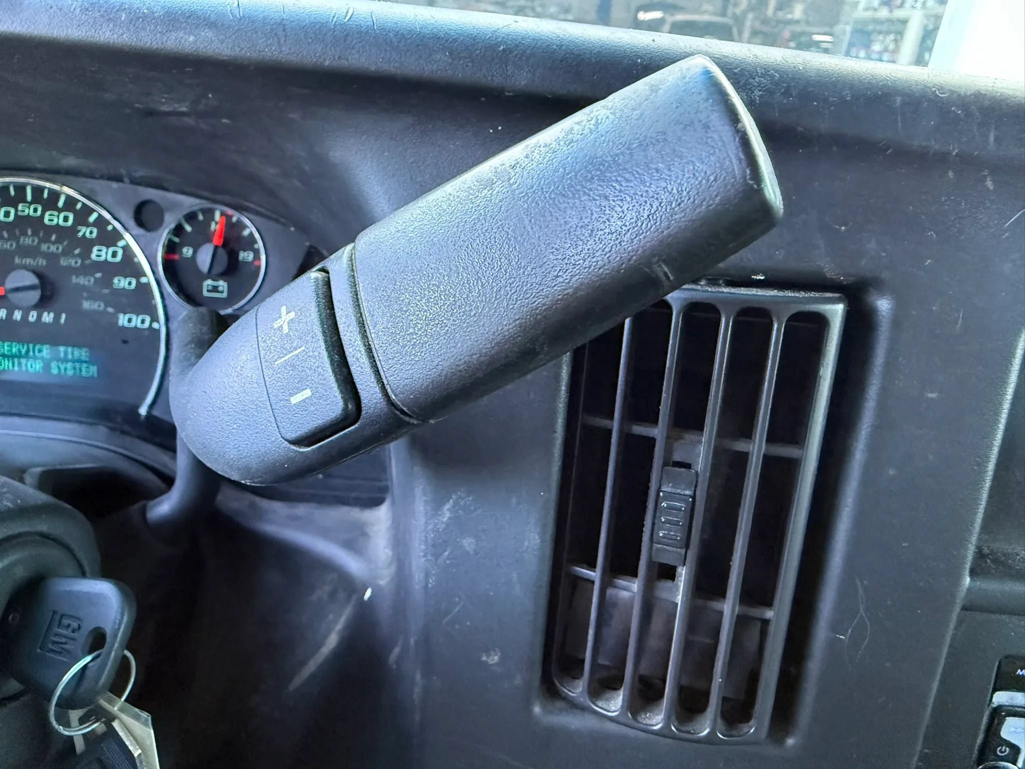 Used 2017 Chevrolet Express 3500 RWD image 23