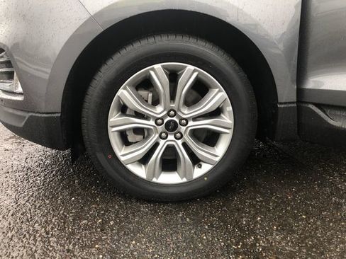 Certified 2024 Ford Edge Titanium image 24