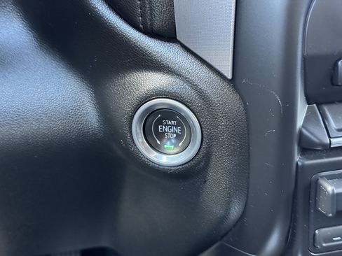 Used 2020 GMC Sierra 1500 Elevation w/ Elevation Value Package AWD/4WD image 31