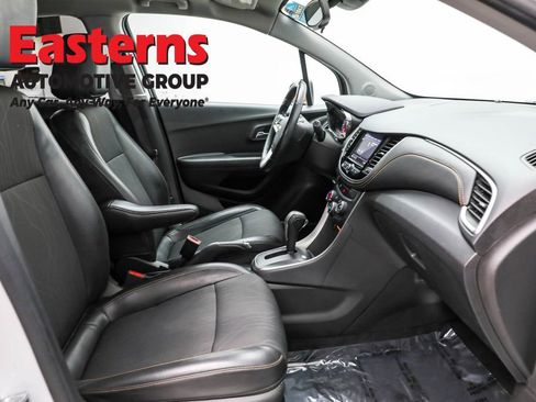 Used 2020 Chevrolet Trax LT w/ LT Convenience Package image 23