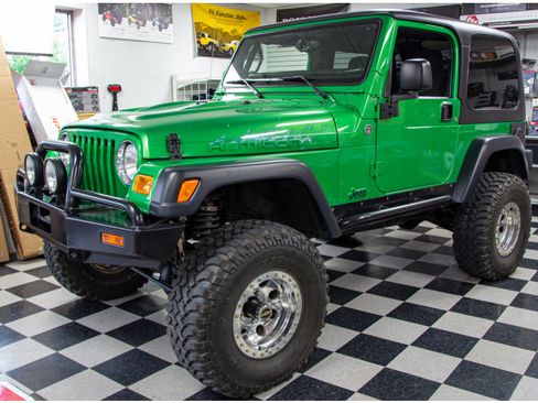 Used 2005 Jeep Wrangler Rubicon AWD/4WD image 3