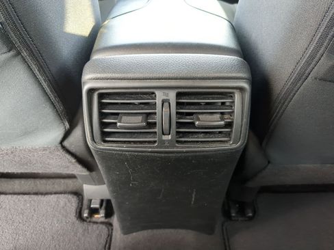 Used 2017 Nissan Rogue SV w/ SV Premium Package image 29