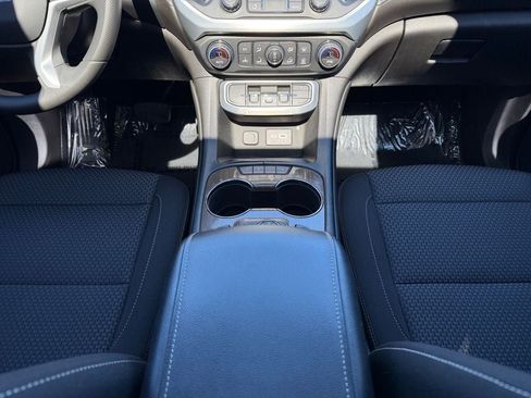 Used 2022 GMC Acadia SLE w/ Driver Convenience Package AWD/4WD image 12