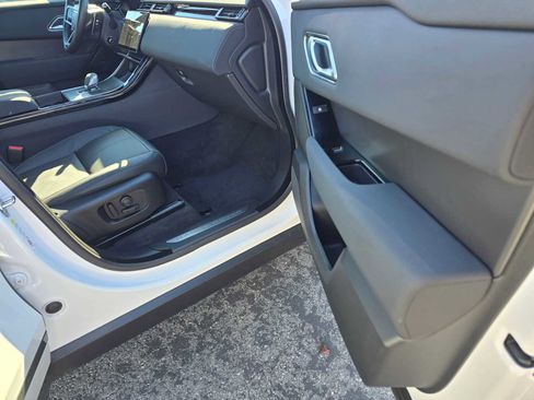 Used 2025 Land Rover Range Rover Velar Dynamic SE image 10