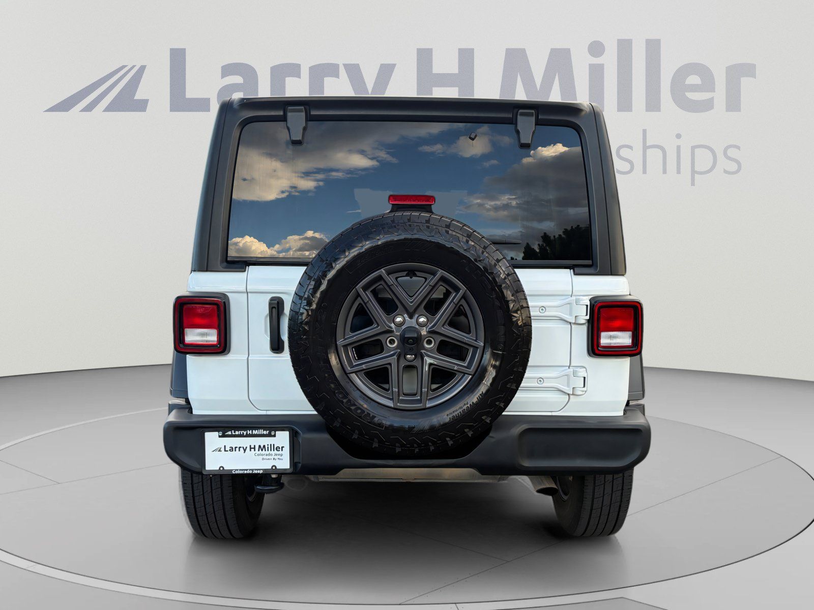 Used 2024 Jeep Wrangler Unlimited Sport AWD/4WD image 4