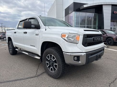 Used 2015 Toyota Tundra SR5 w/ SR5 Upgrade Package image 3