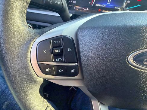 Used 2023 Ford Explorer XLT RWD image 26