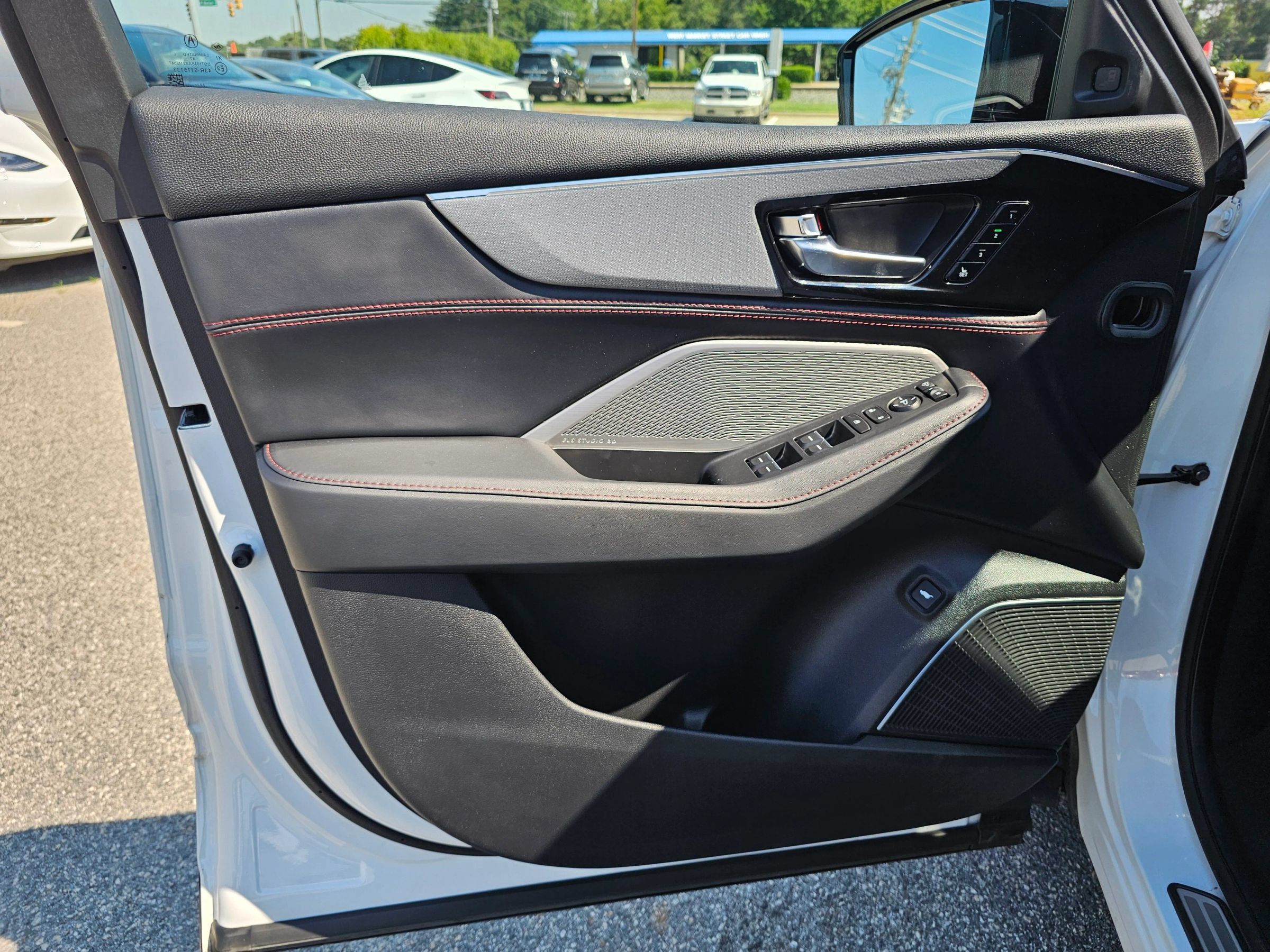 Used 2023 Acura MDX A-Spec AWD/4WD image 13