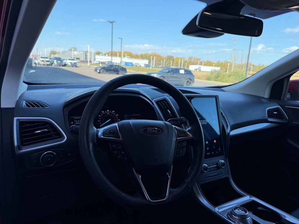 Used 2023 Ford Edge SEL AWD/4WD image 12